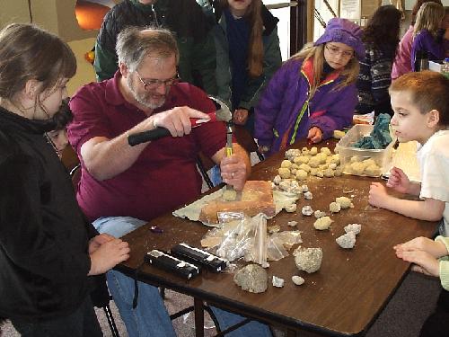 Cracking geodes
